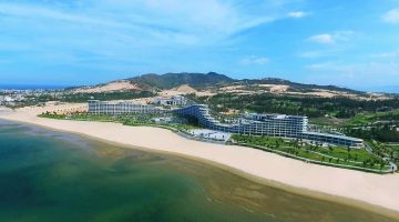 FLC Quy Nhơn Hotel – “tàu Mariner of the sea đang đỗ ở cảng biển Thượng Hải”