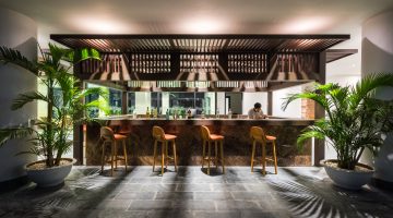 Check-in Pool Bar FLC Grand Hotel Sầm Sơn – Chill nhẹ bên hồ bơi view biển